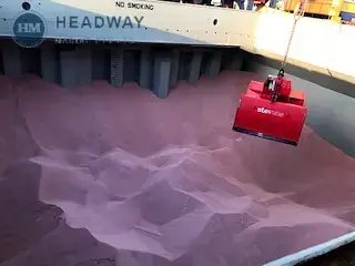 Bulk fertiliser cargo handled inside a ship cargo hold